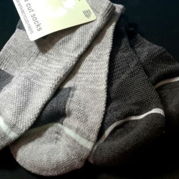 2 Pairs Soft Unisex Low Cut Socks One Size Fits Most Made With Recycled Fibers - Picture 2 of 5